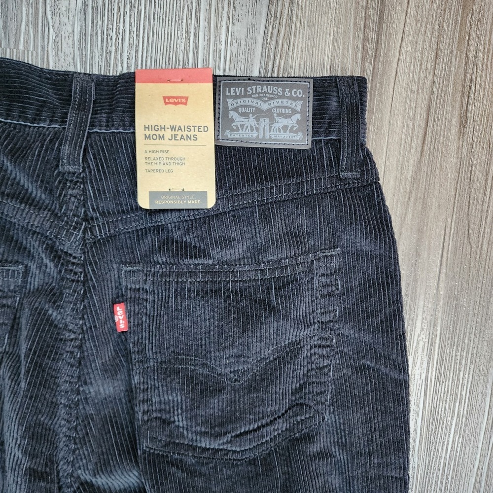 Levi's High Rise Tapered Leg Y2k Mom Style Black Corduroy Jeans Size 30x30 NWT
